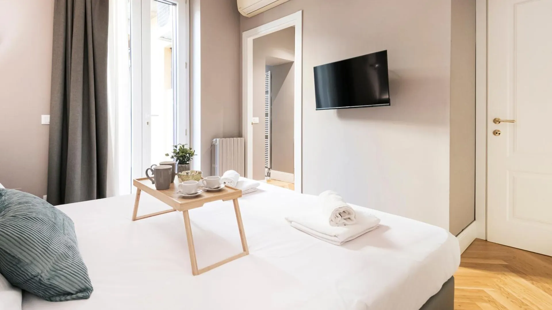 Apartment Beautiful And Spacious House In Corso Como By Easylife Mailand Italien